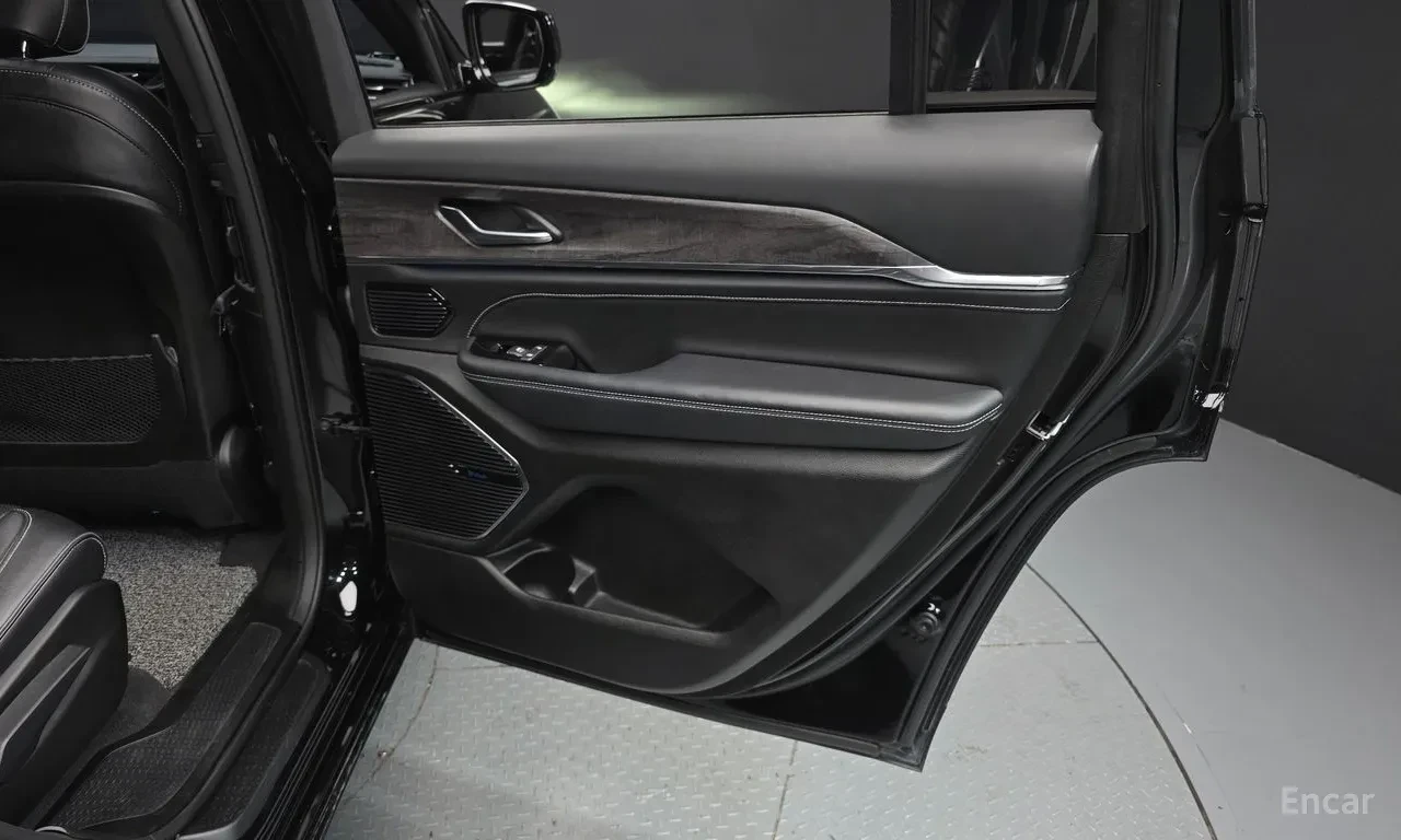 Jeep Grand cherokee * AWD* Virtual* Подгрев* Пано* 360* Дистроник* , снимка 12 - Автомобили и джипове - 55692749