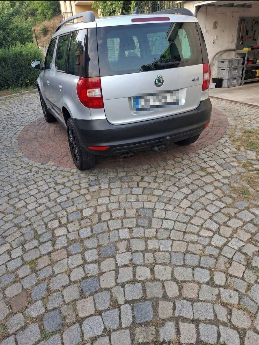 Skoda Yeti 2.0 TDI 4X4, снимка 4 - Автомобили и джипове - 55904501
