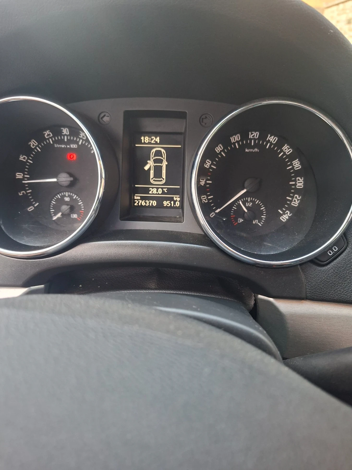 Skoda Yeti 2.0 TDI 4X4, снимка 8 - Автомобили и джипове - 55904501