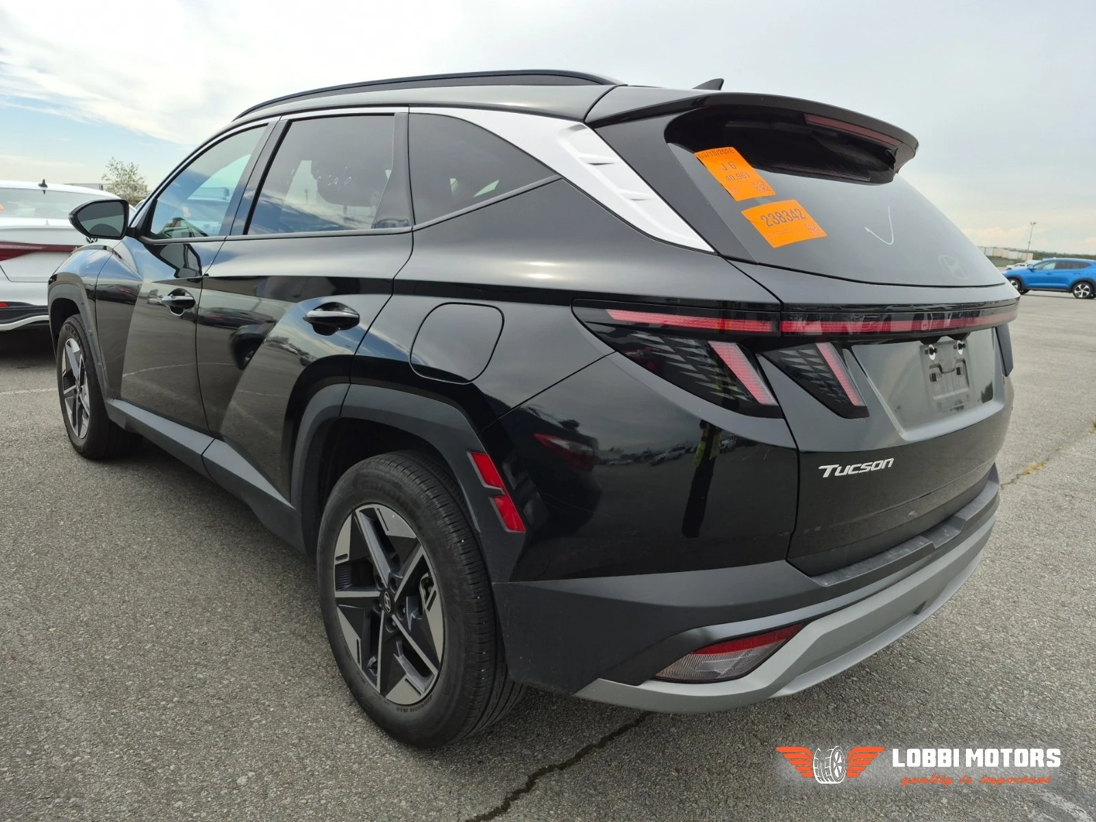 Hyundai Tucson, снимка 3 - Автомобили и джипове - 56018239