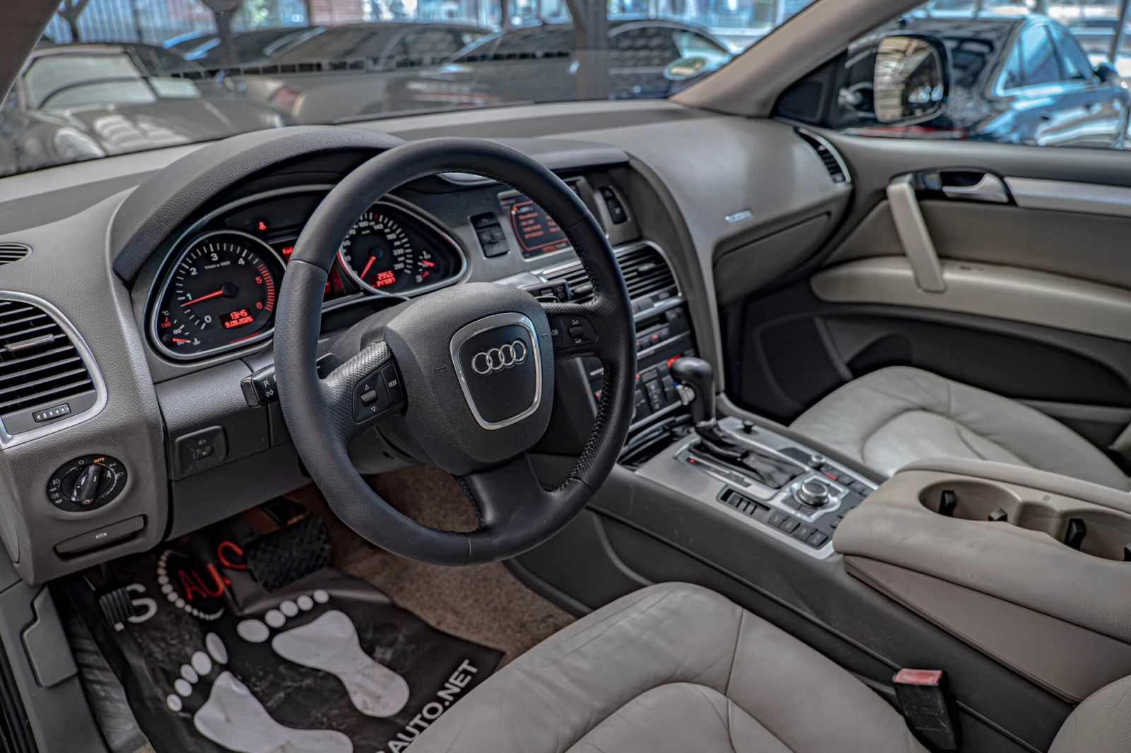 Audi Q7 3.0TDI/QUATTRO/PDC/F1/Leader, снимка 8 - Автомобили и джипове - 56025432