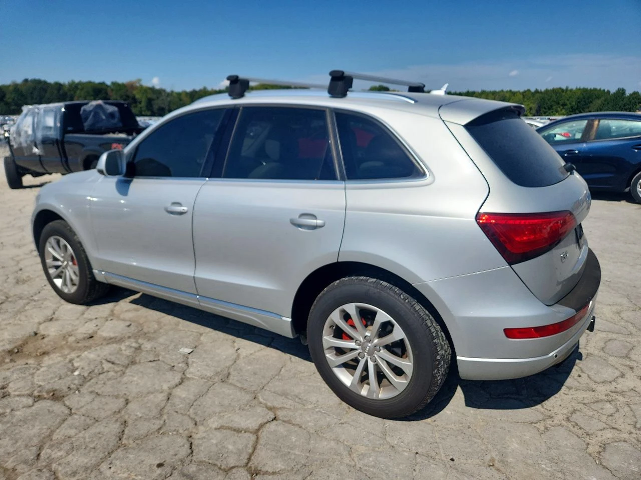 Audi Q5 2.0l Premium, снимка 2 - Автомобили и джипове - 56133799