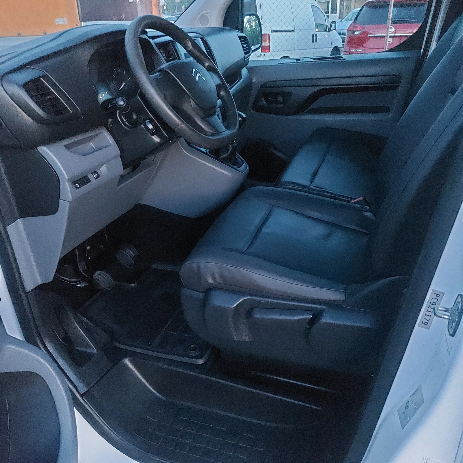 Citroen Jumpy хладилен с климатик, снимка 9 - Бусове и автобуси - 54991742