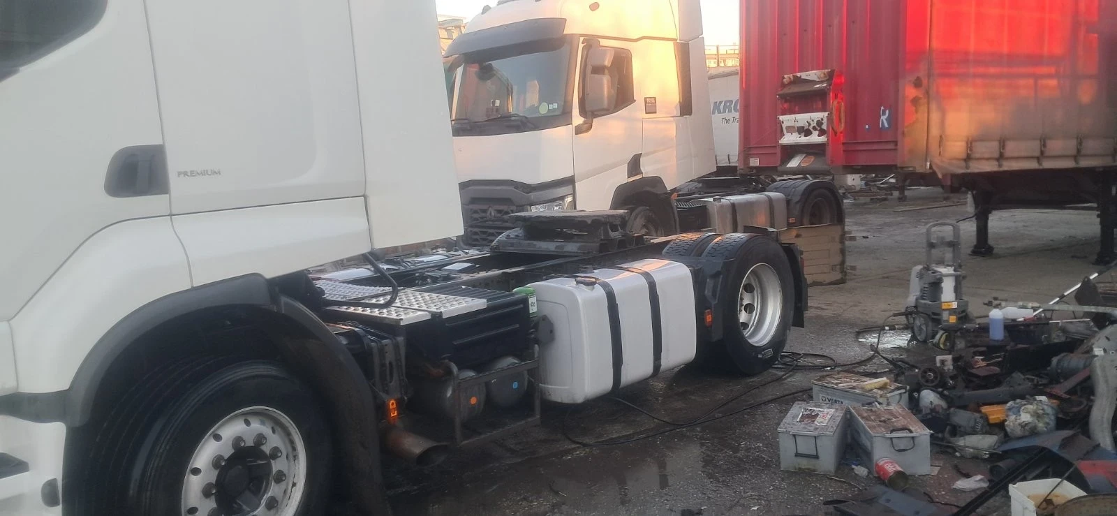 Renault Premium ADR Клас 1, снимка 7 - Камиони - 53981812