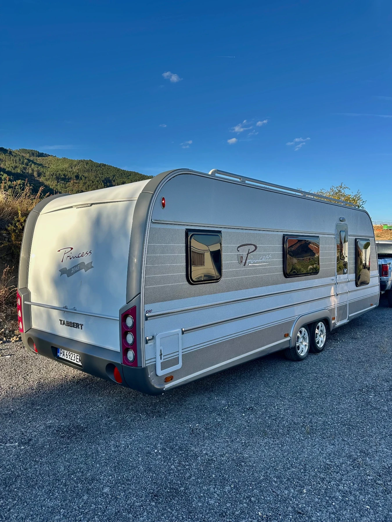 Каравана Tabbert Princess 680 | НОВ ВНОС| БАНЯ И WC| Регистрирана| , снимка 3 - Каравани и кемпери - 56082495