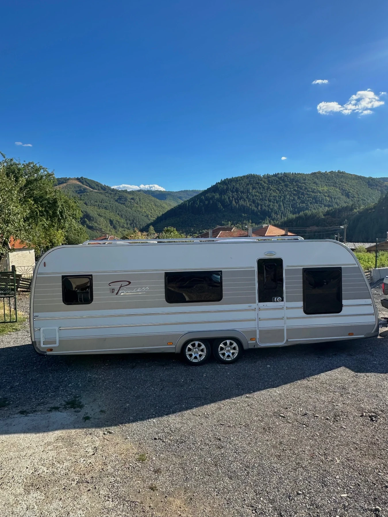 Каравана Tabbert Princess 680 | НОВ ВНОС| БАНЯ И WC| Регистрирана| , снимка 5 - Каравани и кемпери - 56082495