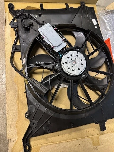 Нов, неупотребявам вентилатор за Volvo D5 S60/V70/XC70 , снимка 4 - Части - 52935109