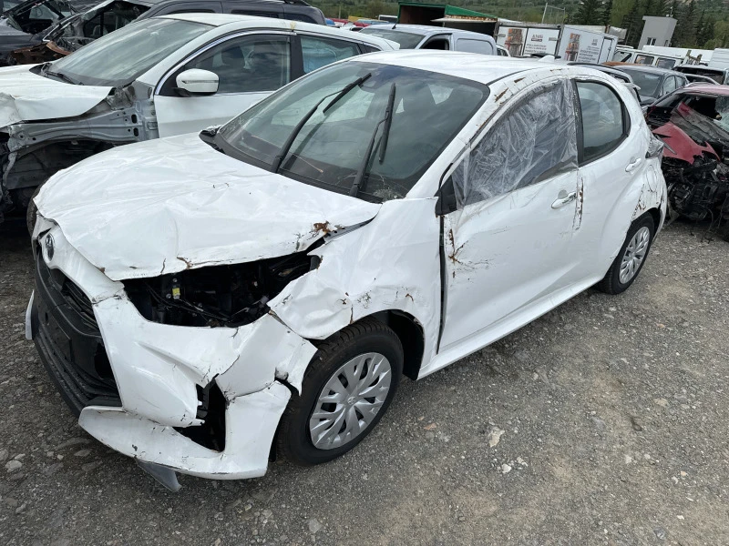 Toyota Yaris 1.5xybrid 2021, снимка 3 - Автомобили и джипове - 36736396