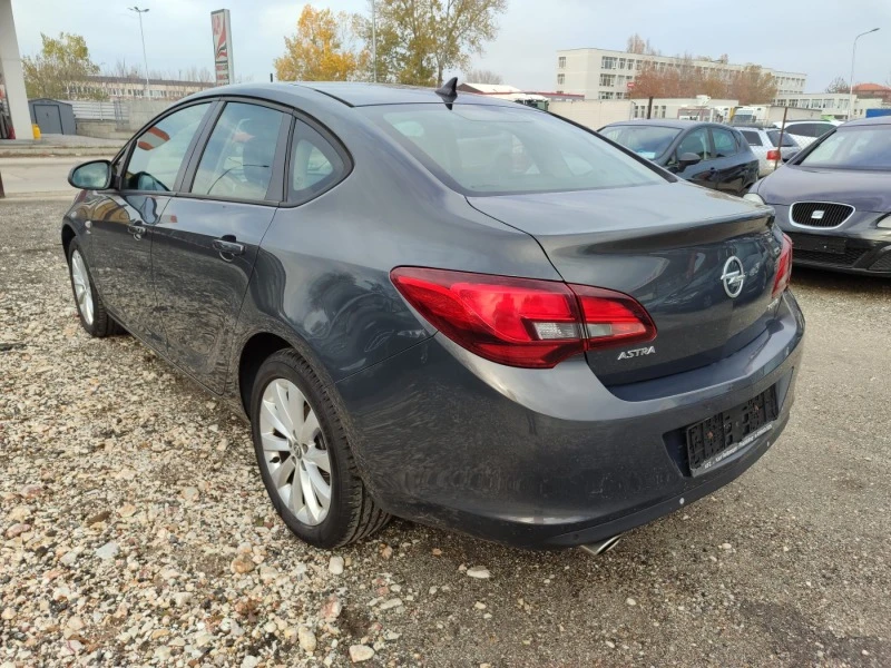 Opel Astra 1.4i, снимка 3 - Автомобили и джипове - 43239762