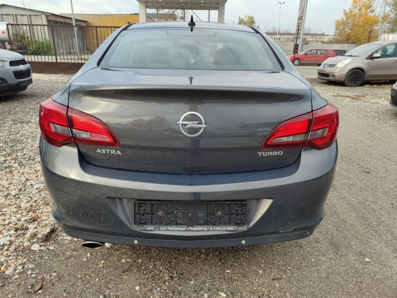 Opel Astra 1.4i, снимка 4 - Автомобили и джипове - 43239762