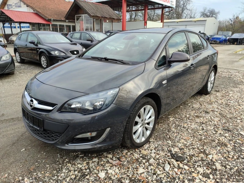 Opel Astra 1.4i, снимка 1 - Автомобили и джипове - 43239762