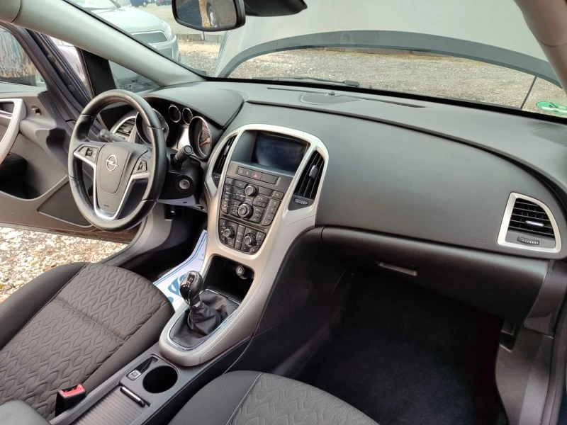 Opel Astra 1.4i, снимка 11 - Автомобили и джипове - 43239762