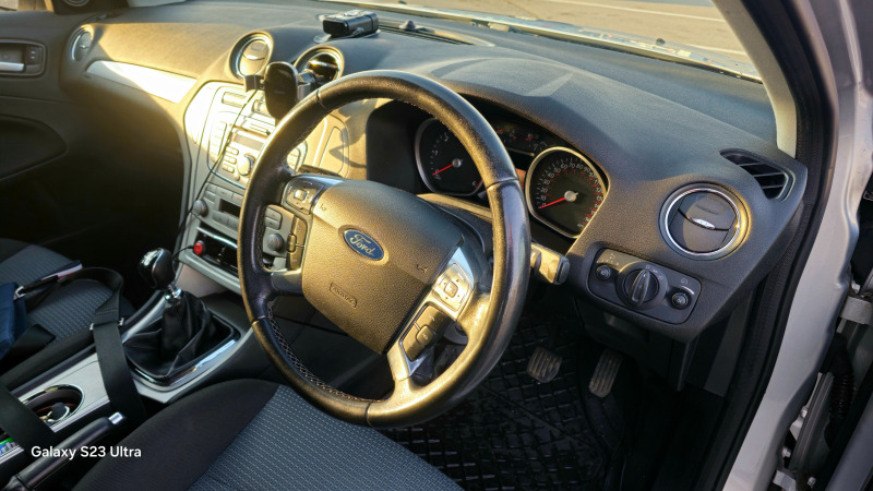 Ford Mondeo 1.8 TDCI 125 десен волан , снимка 12 - Автомобили и джипове - 46348944