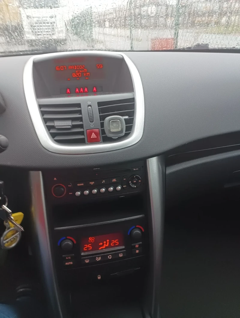 Peugeot 207, снимка 6 - Автомобили и джипове - 47558640