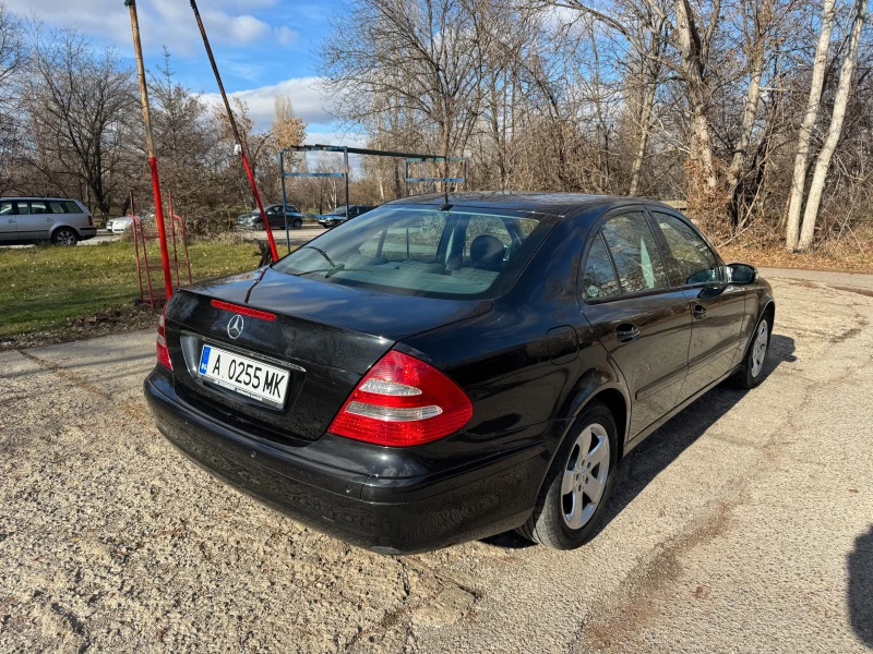 Mercedes-Benz E 220, снимка 7 - Автомобили и джипове - 48434614