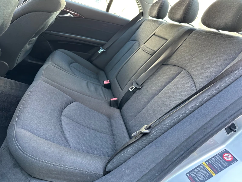 Mercedes-Benz E 280 2.8 CDI V6 * РЪЧКА* , снимка 13 - Автомобили и джипове - 49994999