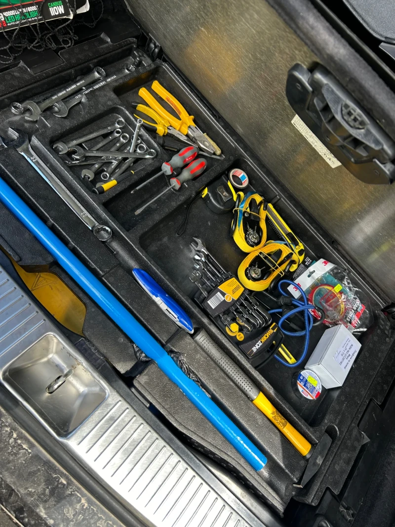 Mercedes-Benz C 220, снимка 11 - Автомобили и джипове - 52520884