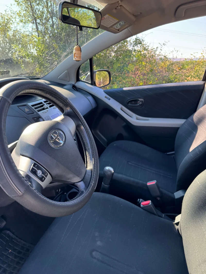 Toyota Yaris 1.3, снимка 6 - Автомобили и джипове - 52477638