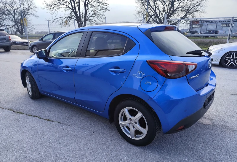 Mazda 2 1.5 Skyactiv, снимка 8 - Автомобили и джипове - 52889497