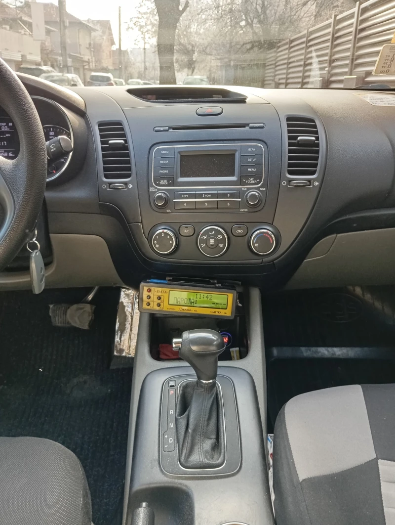 Kia Forte, снимка 5 - Автомобили и джипове - 52895465