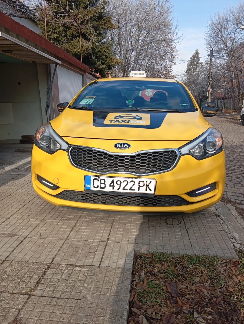 Kia Forte, снимка 3 - Автомобили и джипове - 52895465