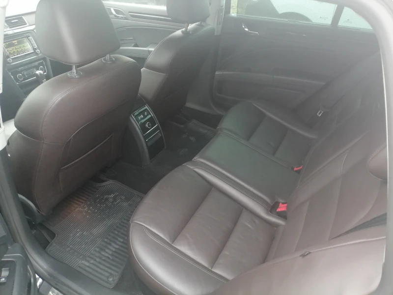 Skoda Octavia 2.0TDI-4X4, снимка 10 - Автомобили и джипове - 53210416