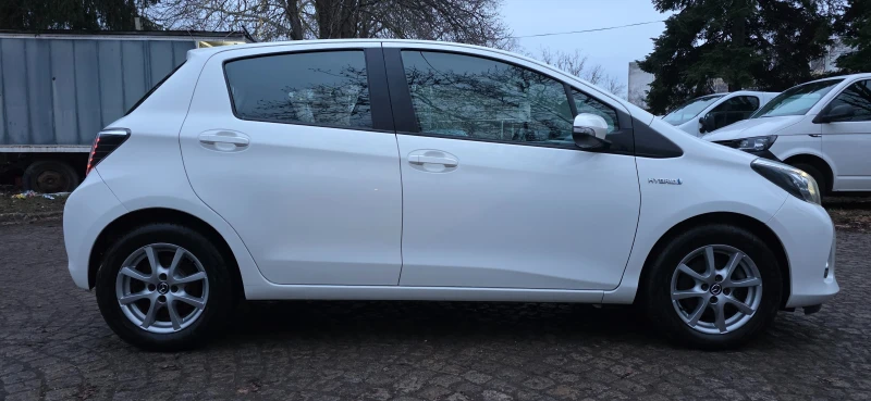 Toyota Yaris 1.5 * HYBRID* * KEYLESS* * CAMERA* * ШВЕЙЦАРИЯ, снимка 4 - Автомобили и джипове - 53275630