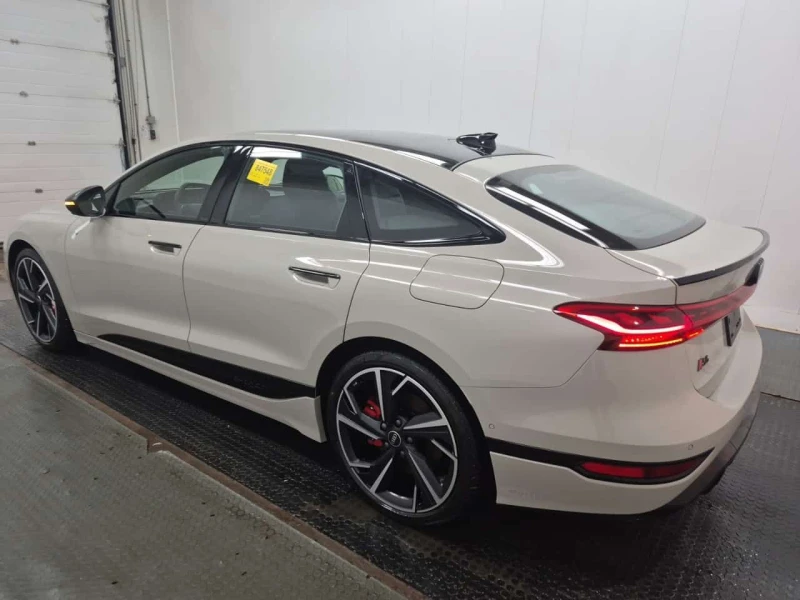 Audi S6 TECHNIK /B&O/360/DIS/PANO/NAVI/LANE ASSIST, снимка 4 - Автомобили и джипове - 53560859