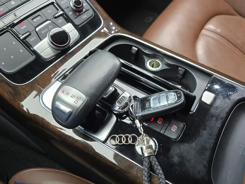 Audi A8 4.2 TDI Quattro - САМО 30% АВАНС, снимка 17 - Автомобили и джипове - 55707673
