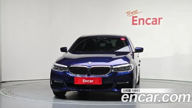 BMW 530 xDrive M Sport Package / АВТОКРЕДИТ, снимка 3 - Автомобили и джипове - 56059178