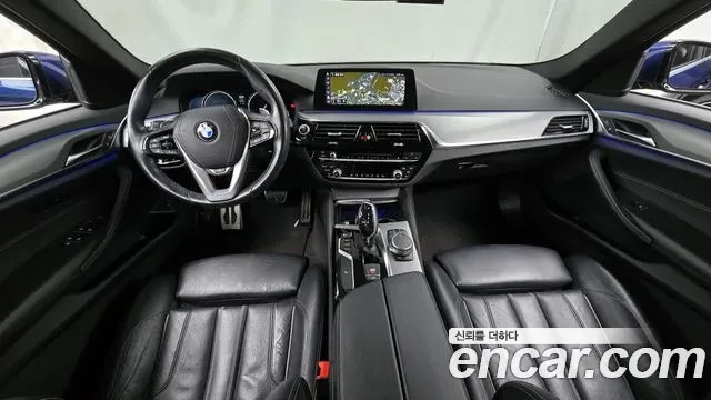 BMW 530 xDrive M Sport Package / АВТОКРЕДИТ, снимка 7 - Автомобили и джипове - 56059178