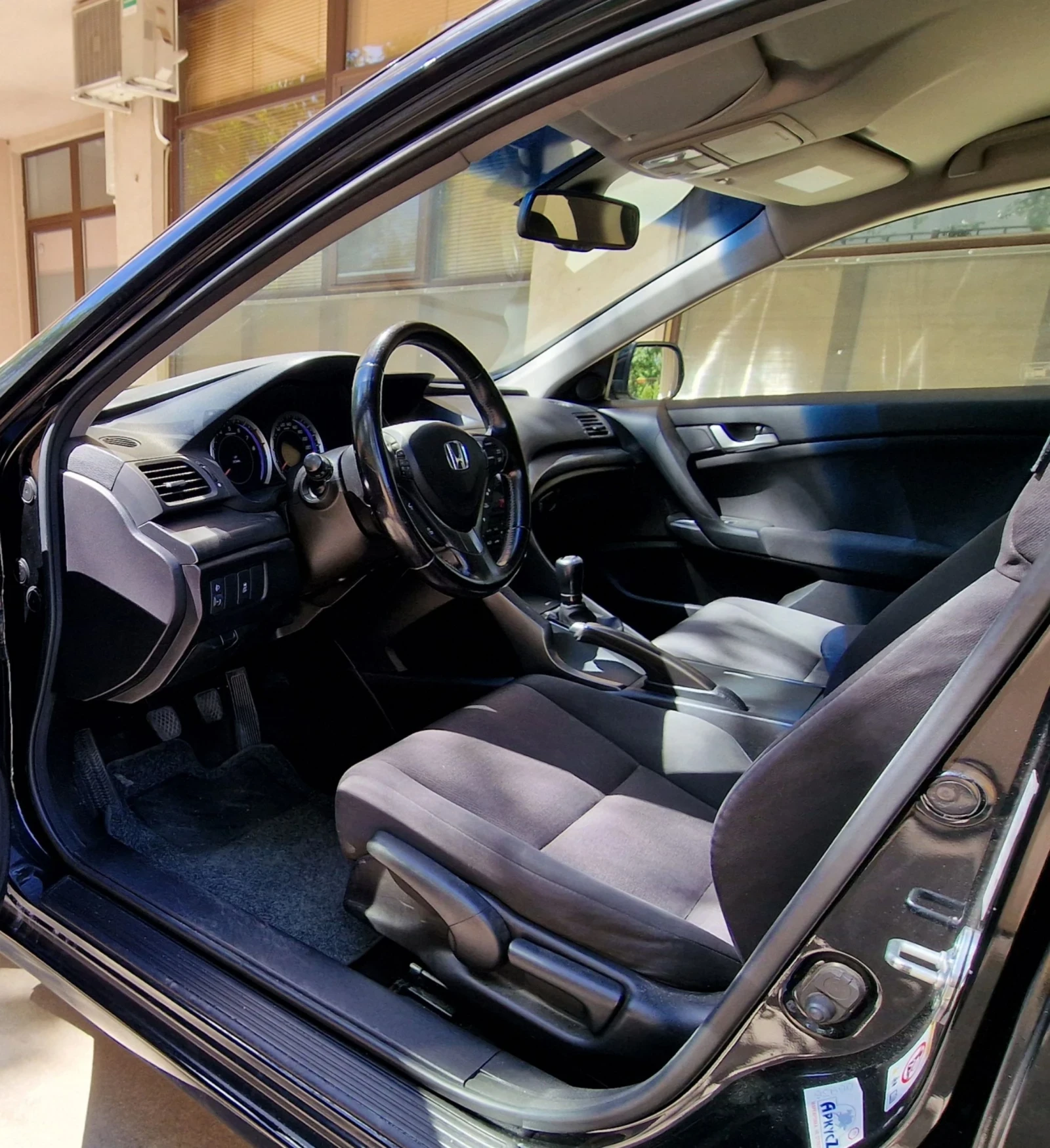 Honda Accord 2.0 VTEC Facelift - изображение 6
