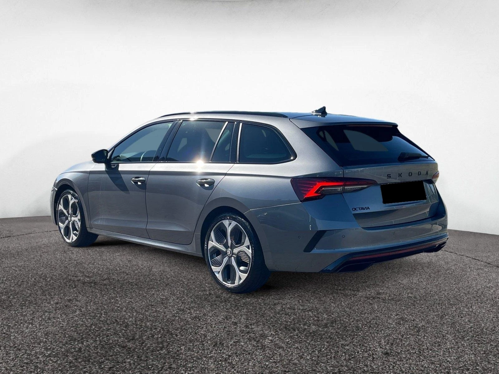 Skoda Octavia 2.0TSI* PANO* DISTR* KEYLESS* LED* CARPLAY*  - изображение 4