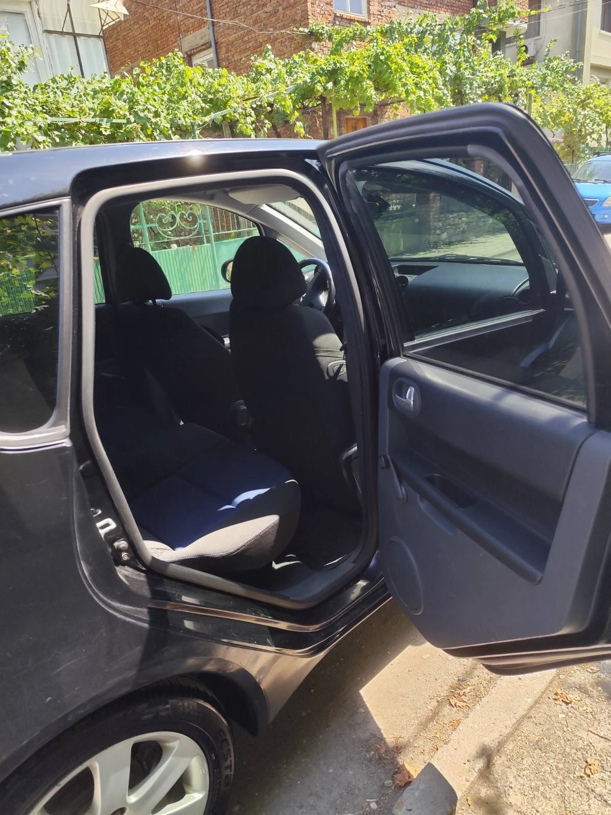 Mitsubishi Colt  - изображение 9