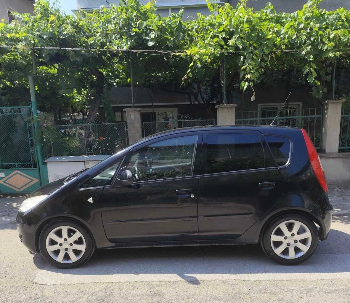 Mitsubishi Colt  - изображение 6