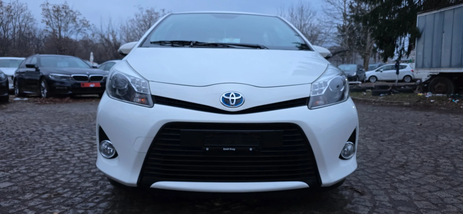 Toyota Yaris 1.5 * HYBRID* * KEYLESS* * CAMERA* * ШВЕЙЦАРИЯ - изображение 2