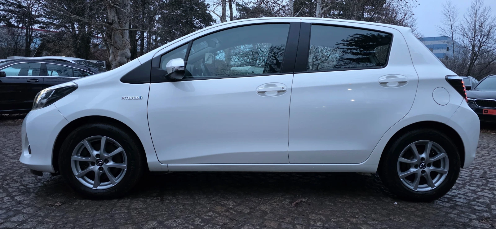 Toyota Yaris 1.5 * HYBRID* * KEYLESS* * CAMERA* * ШВЕЙЦАРИЯ - изображение 8