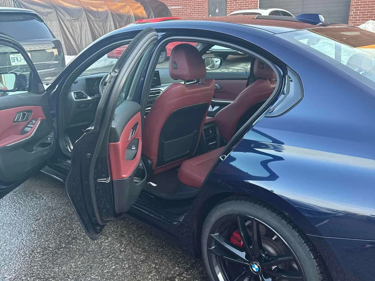 BMW 330 i xDrive/CARFAX/ШИБИДАХ/ПОДГРЕВИ/KEYLESS - изображение 10