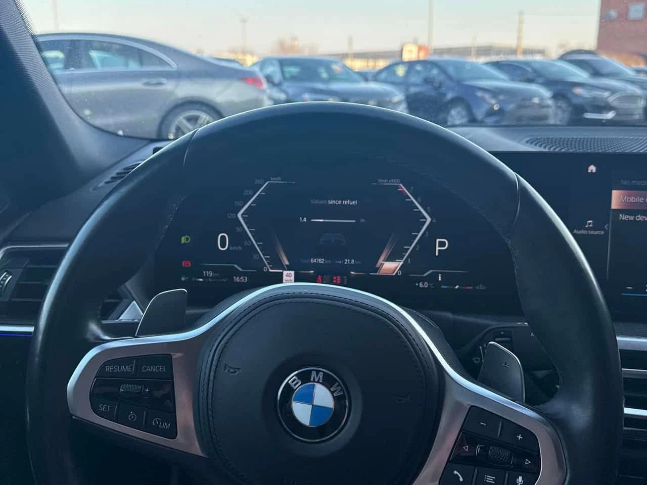 BMW 330 i xDrive/CARFAX/ШИБИДАХ/ПОДГРЕВИ/KEYLESS - изображение 7