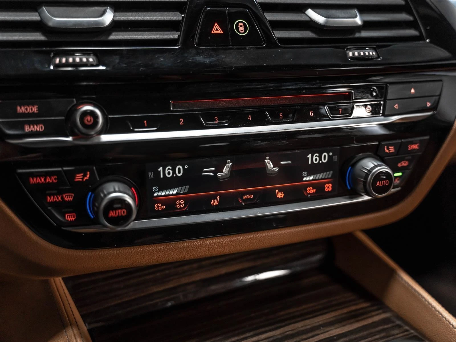 BMW 530 xDrive M SPORT С РЕГИСТРАЦИЯ & АВТО КРЕДИТ - изображение 9