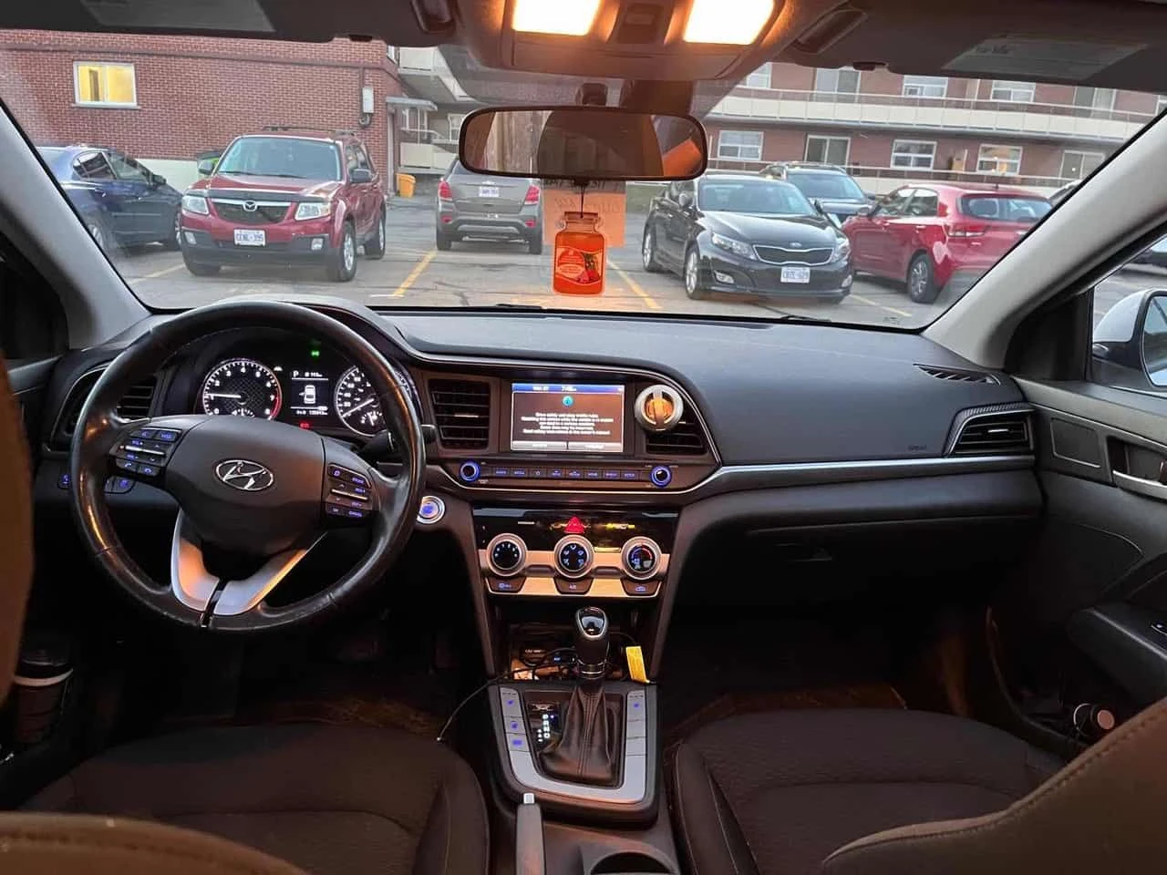 Hyundai Elantra * Preferred w/Sun & Safety Package IVT * 2ХГУМИ * , снимка 6 - Автомобили и джипове - 54087607