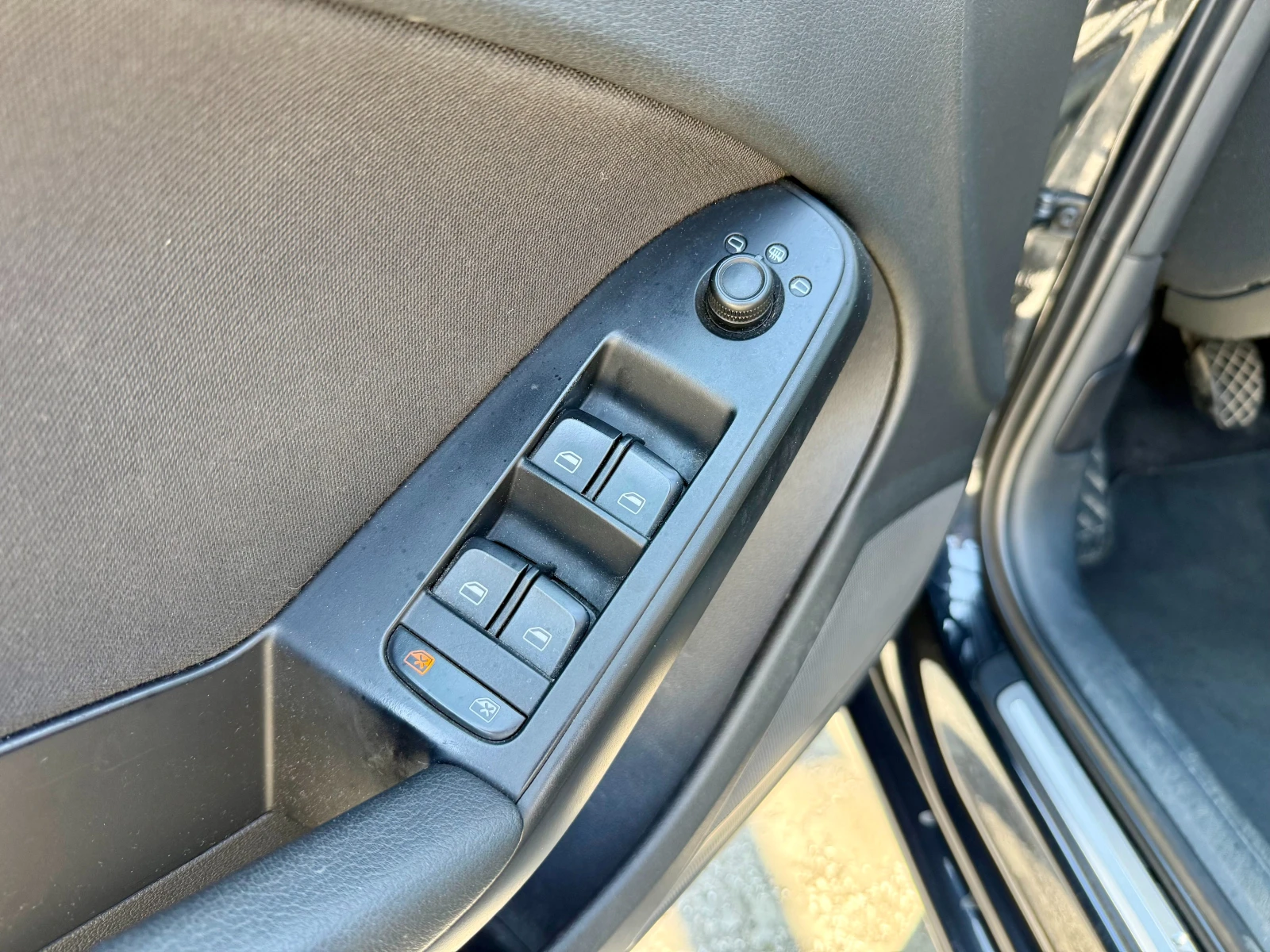 Audi A4 AVANT 2.0TDI, снимка 14 - Автомобили и джипове - 54156379