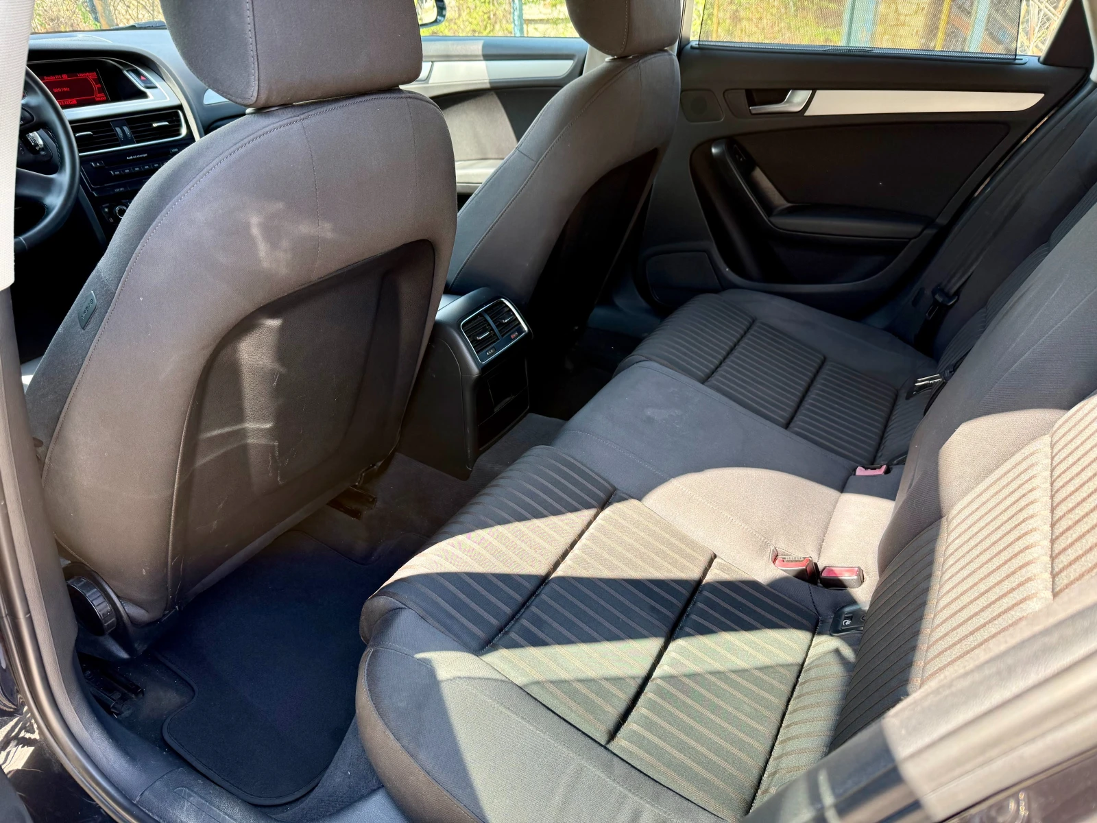 Audi A4 AVANT 2.0TDI, снимка 16 - Автомобили и джипове - 54156379