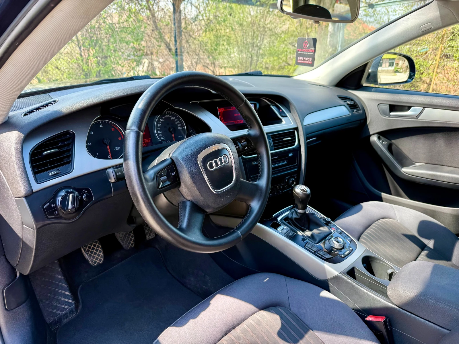 Audi A4 AVANT 2.0TDI, снимка 15 - Автомобили и джипове - 54156379