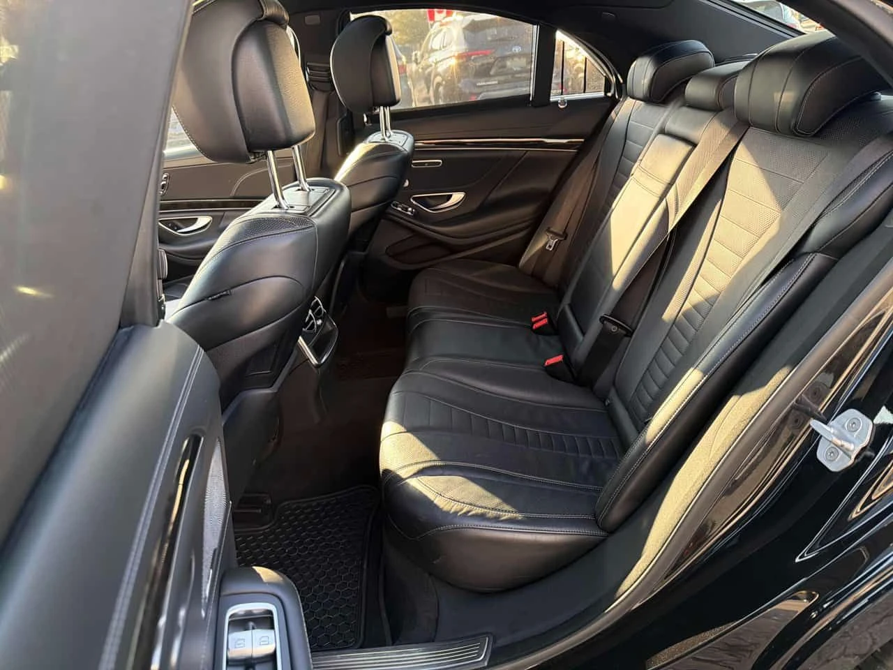 Mercedes-Benz S 550 BURMESTER/ДИСТРОНИК/ОБДУХВАНЕ/ПАНОРАМА/360, снимка 12 - Автомобили и джипове - 54492599