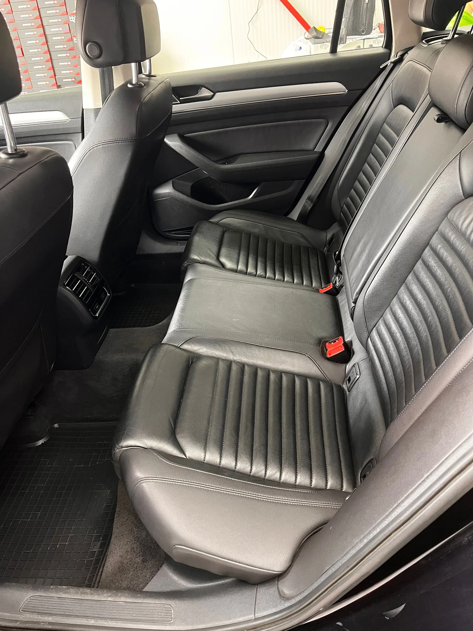 VW Passat Business Premium including navigation, снимка 16 - Автомобили и джипове - 54689265
