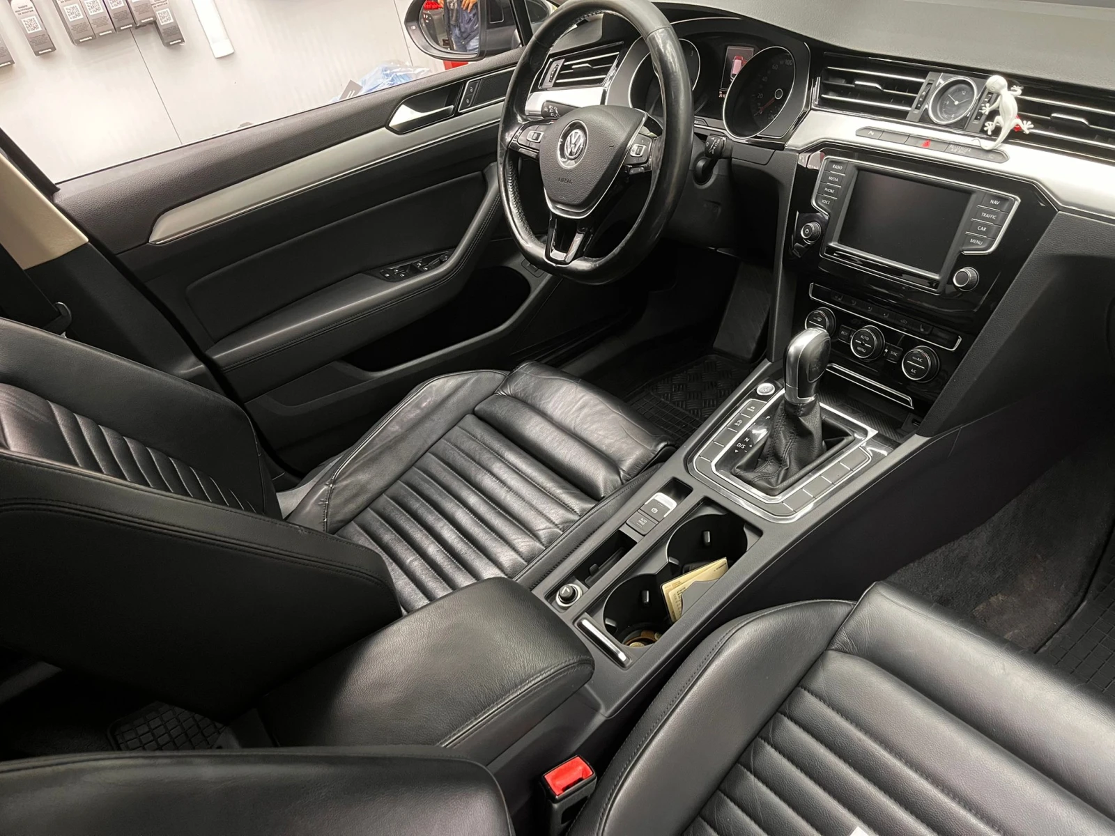 VW Passat Business Premium including navigation, снимка 9 - Автомобили и джипове - 54689265