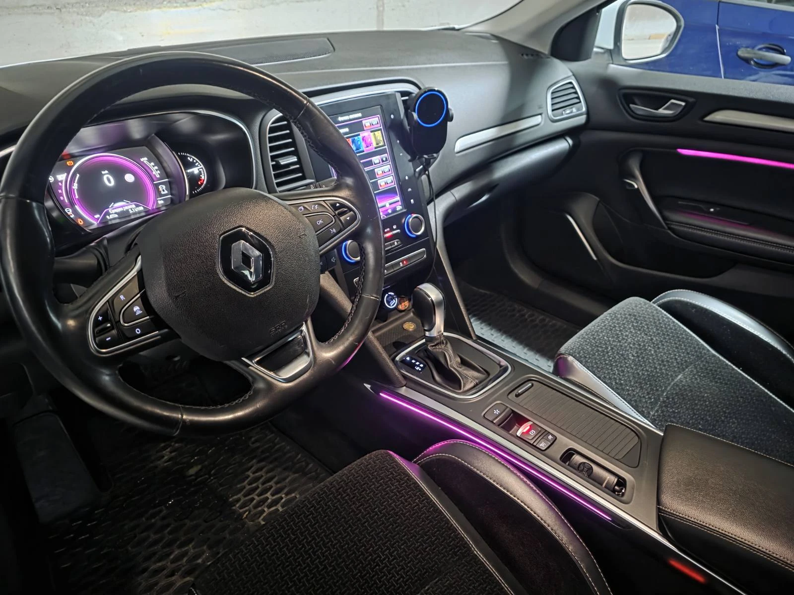 Renault Megane 1.5 DCI, снимка 11 - Автомобили и джипове - 54720668