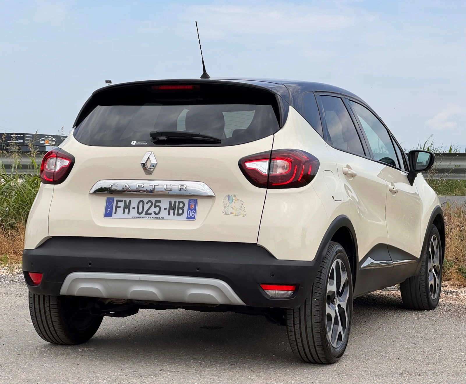 Renault Captur Intens 90kc Facelift* KeylessGo* Navi* Led* Cruise, снимка 4 - Автомобили и джипове - 55134877