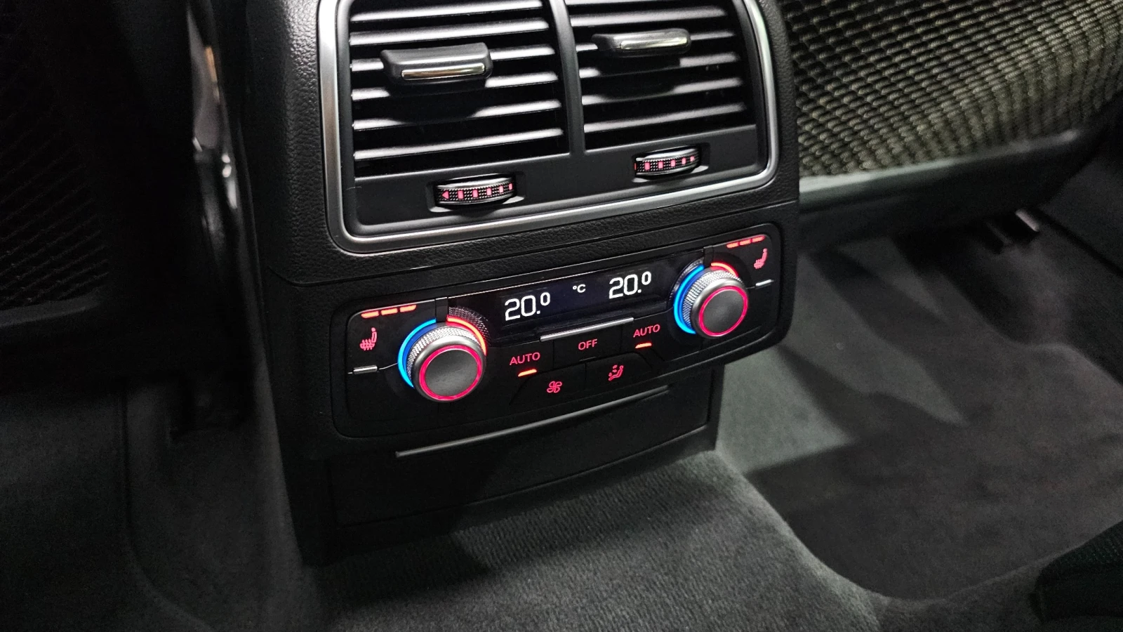Audi A7 PREMIUM 50TFSI* DISTR* ПОДГРЕВИ* ОБДУХ* HUD* , снимка 16 - Автомобили и джипове - 55179461